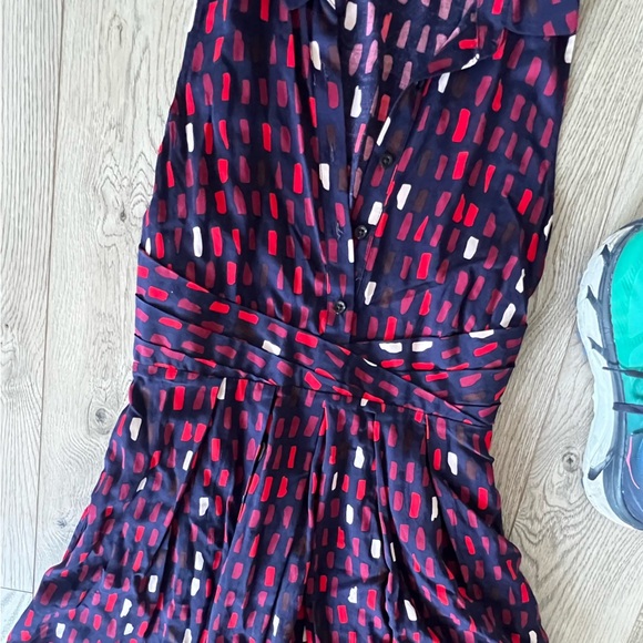 Elegant Red and Blue Patterned Dress - Picture 3 of 5